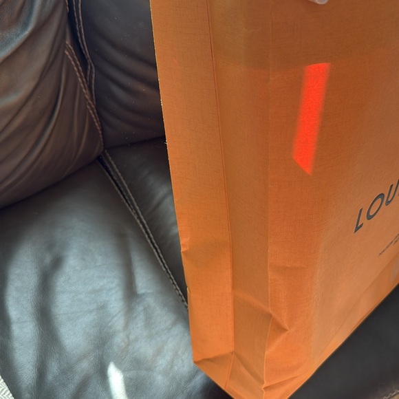 Authentic Louis Vuitton, larger size shopping bag - Picture 6 of 7